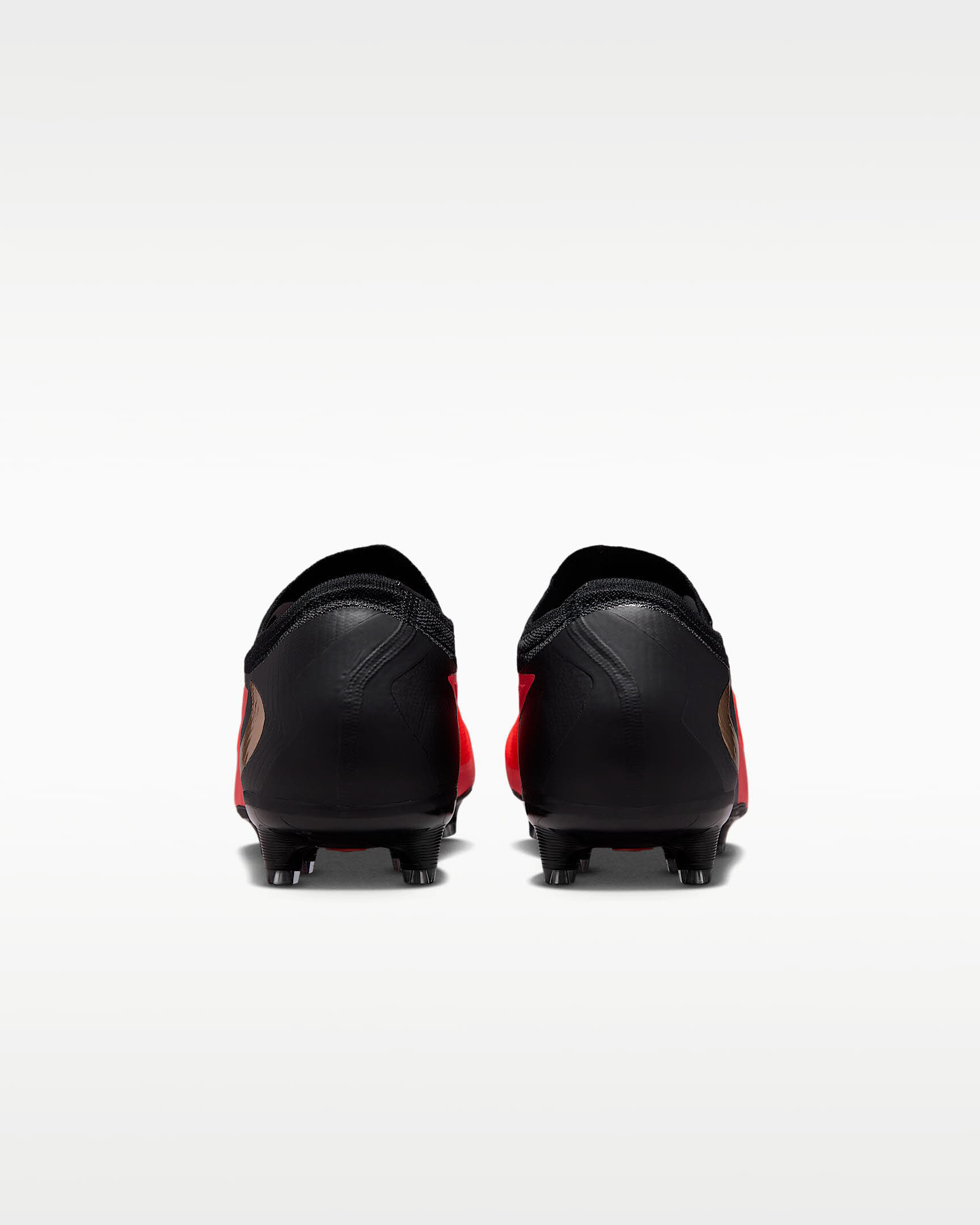 Nike Phantom 6 Low Pro Fußballschuh für Kunstrasen