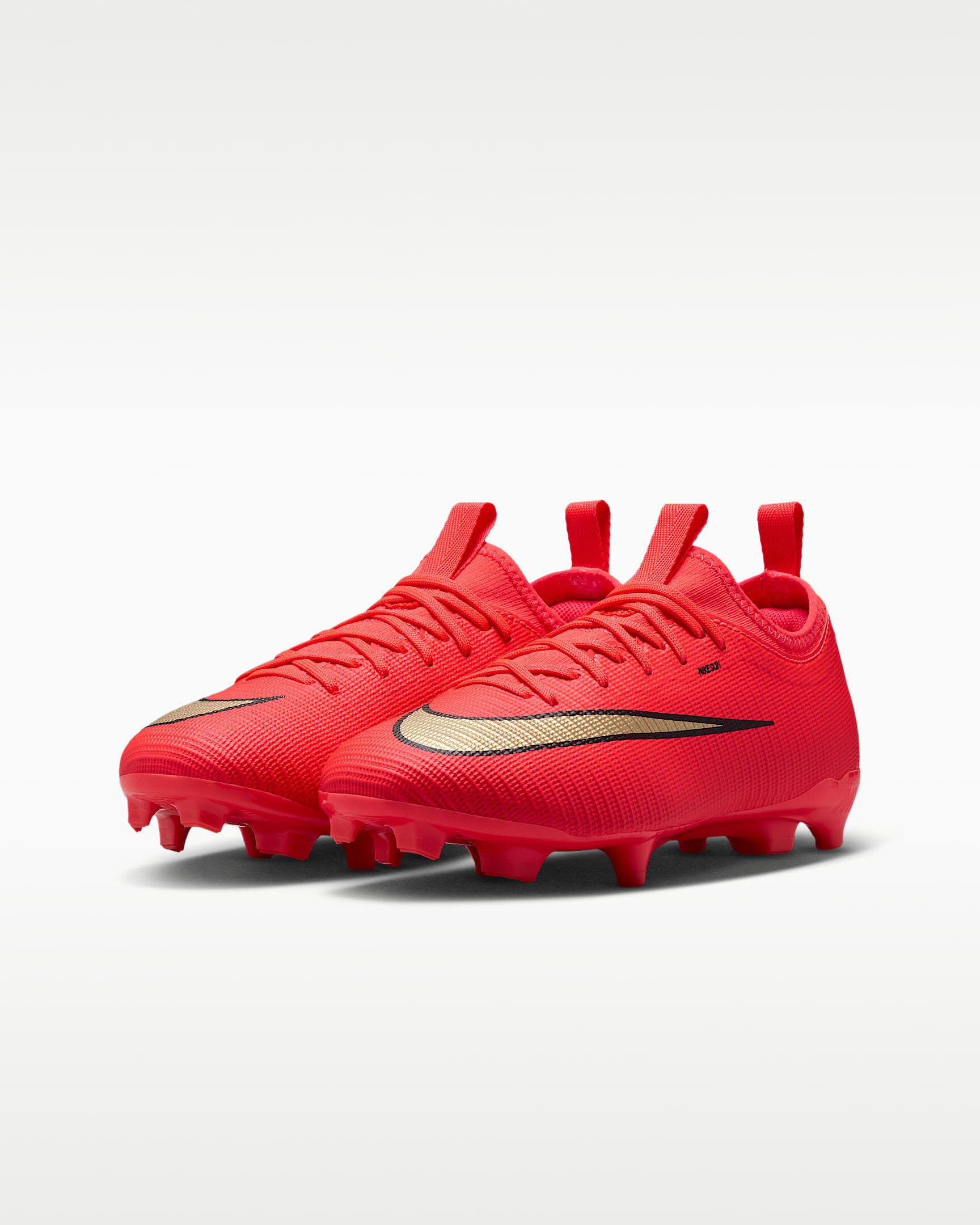 Nike Jr. Mercurial Vapor 17 Academy Low Top Fußballschuh für verschiedene Böden (ältere Kinder)