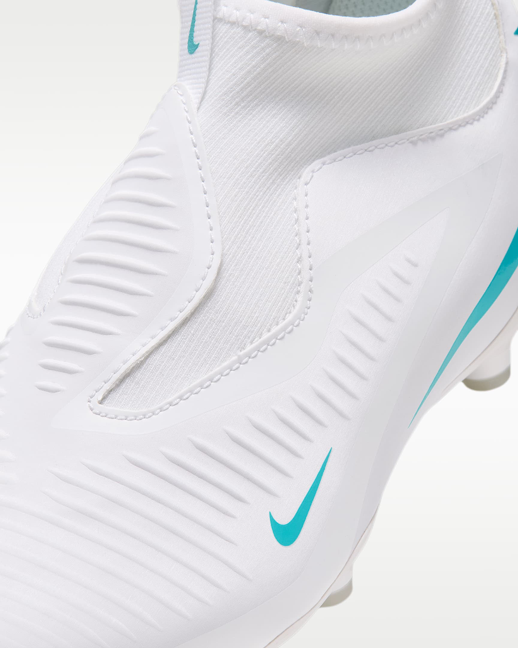 Nike Jr. Phantom 6 High Academy Fußballschuh für verschiedene Böden für ältere Kinder
