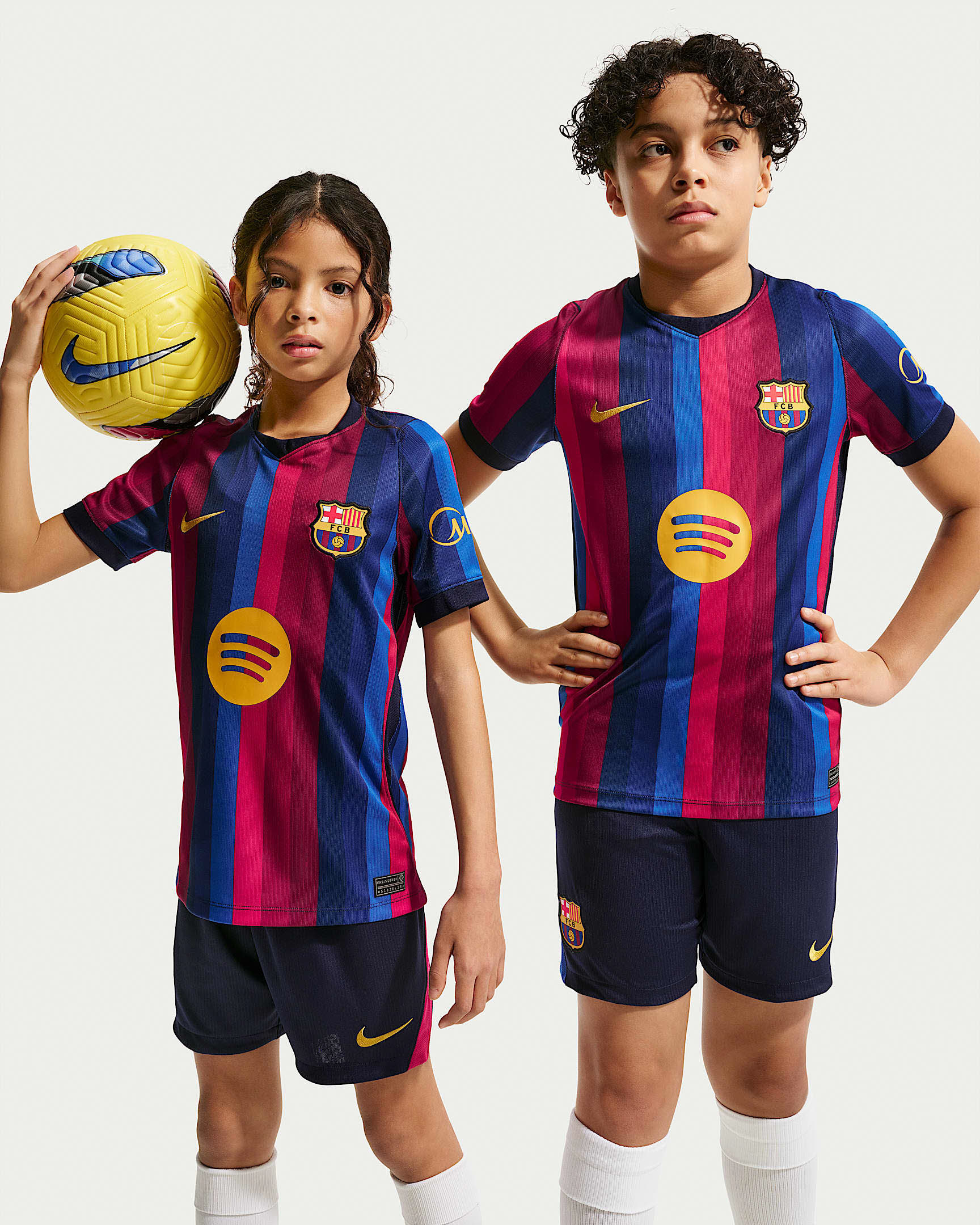 FC Barcelona 2026/27 Stadium Home Nike Dri-FIT Replika-Fußballtrikot (ältere Kinder)