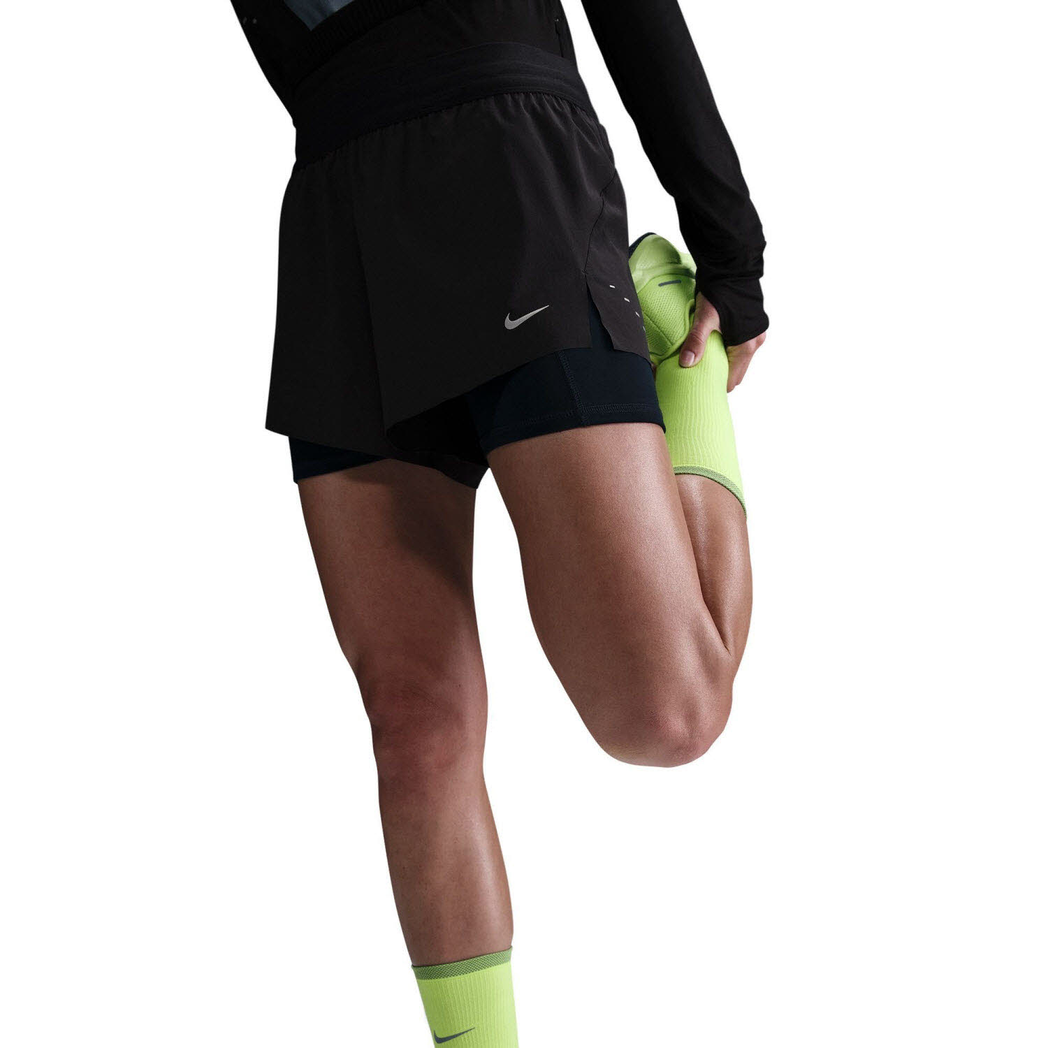 Nike Swift Dri-FIT 2-in-1-Laufshorts mit mittelhohem Bund (Damen)