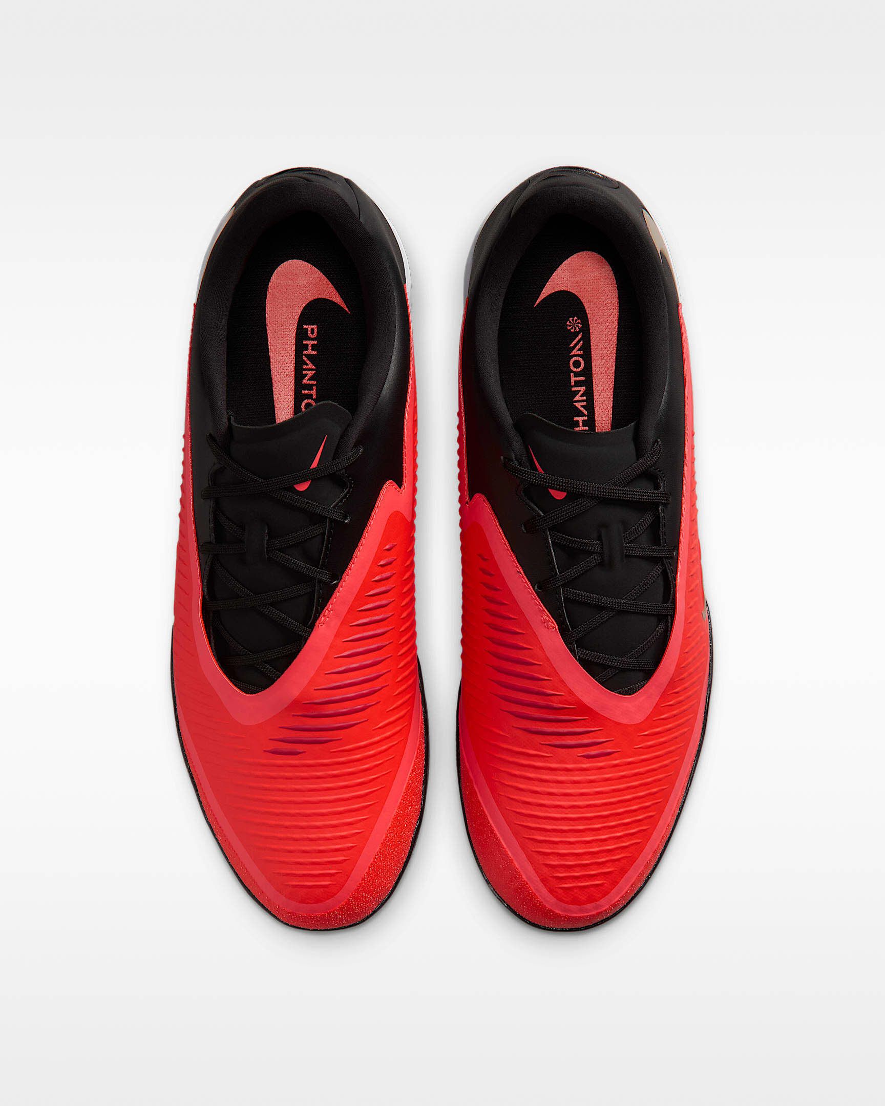 Nike Phantom 6 Low Academy Fußballschuh für Hallen- und Hartplätze