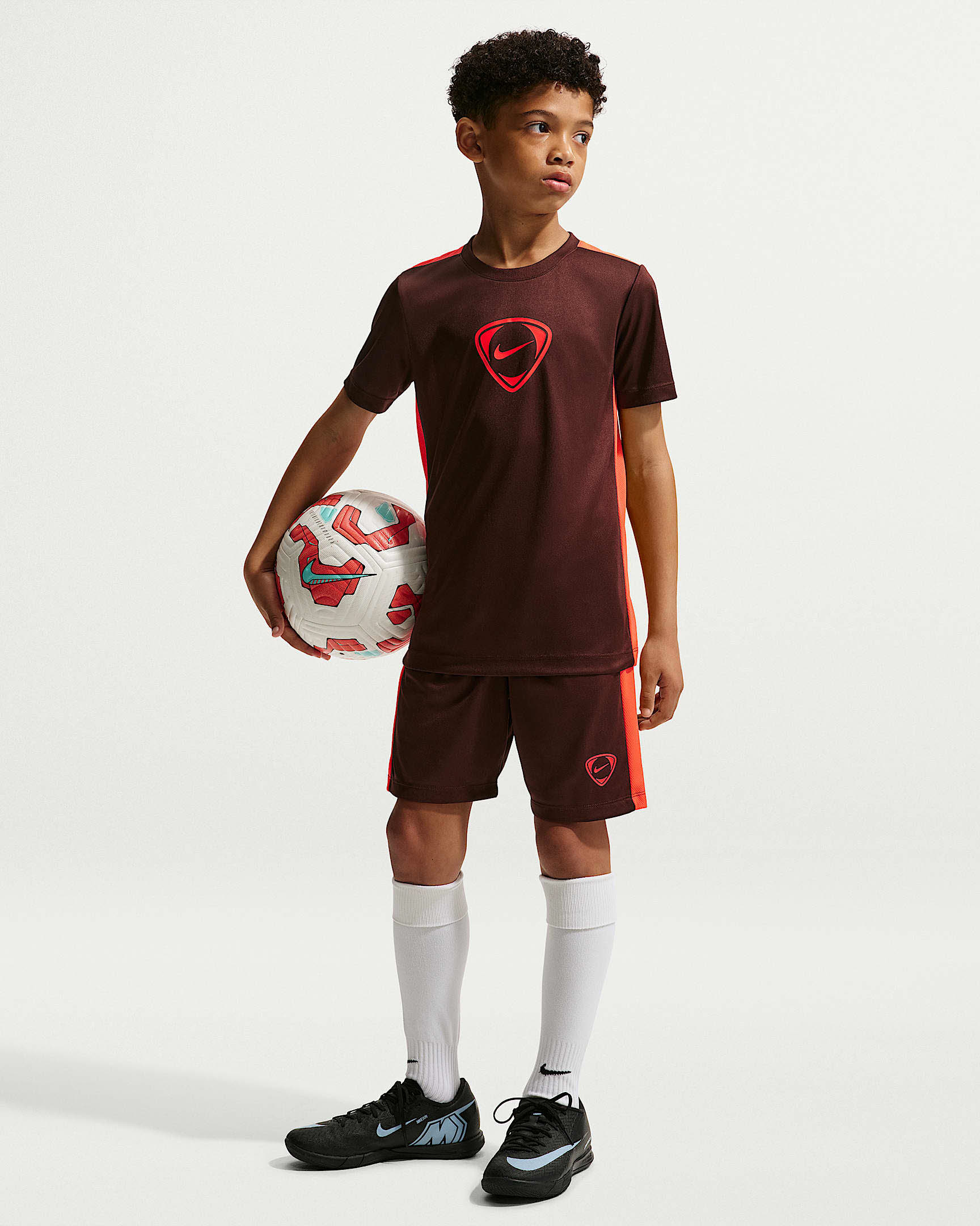 Nike Academy+ Dri-FIT Fußballshorts (ältere Kinder)