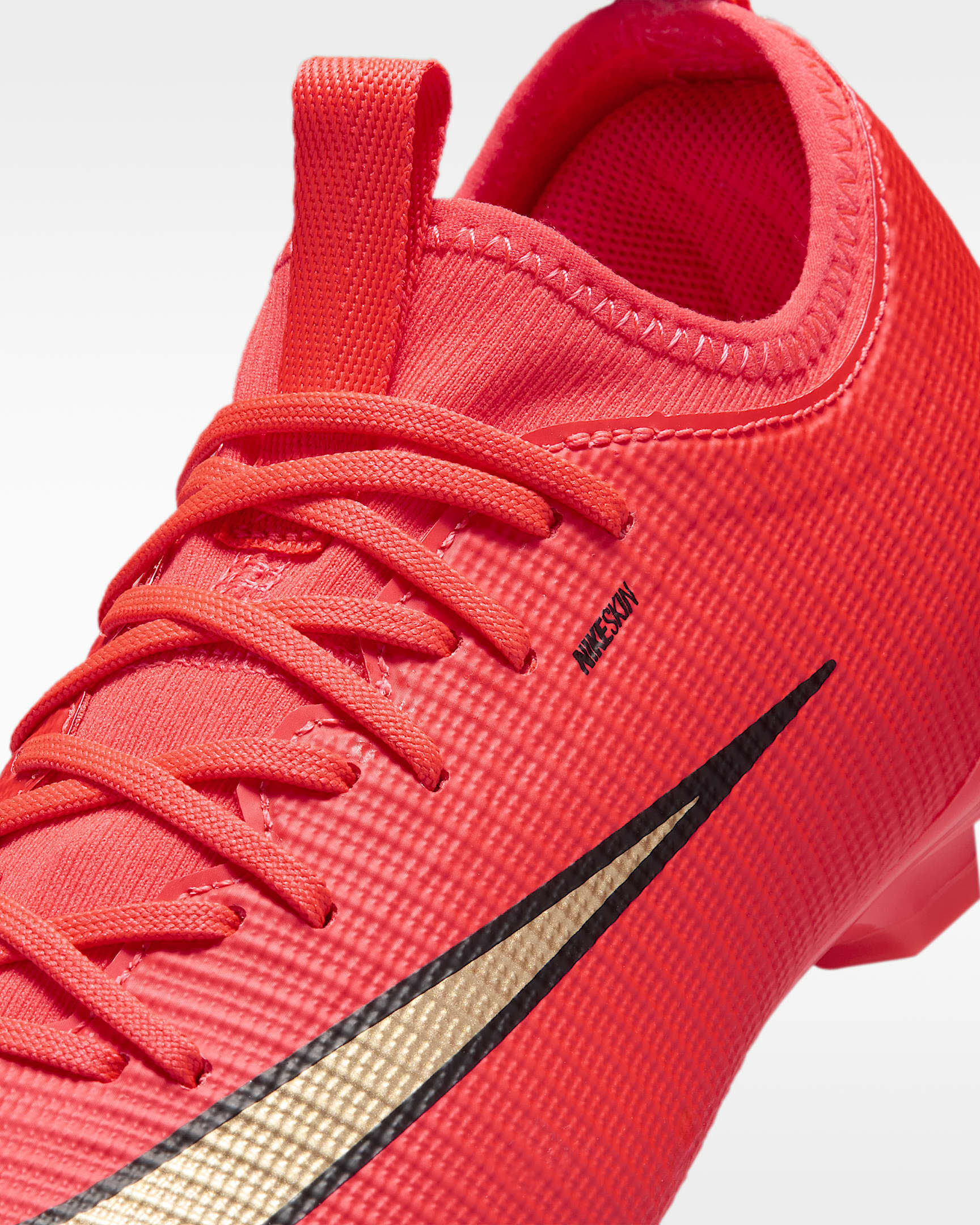 Nike Jr. Mercurial Vapor 17 Academy Low Top Fußballschuh für verschiedene Böden (ältere Kinder)