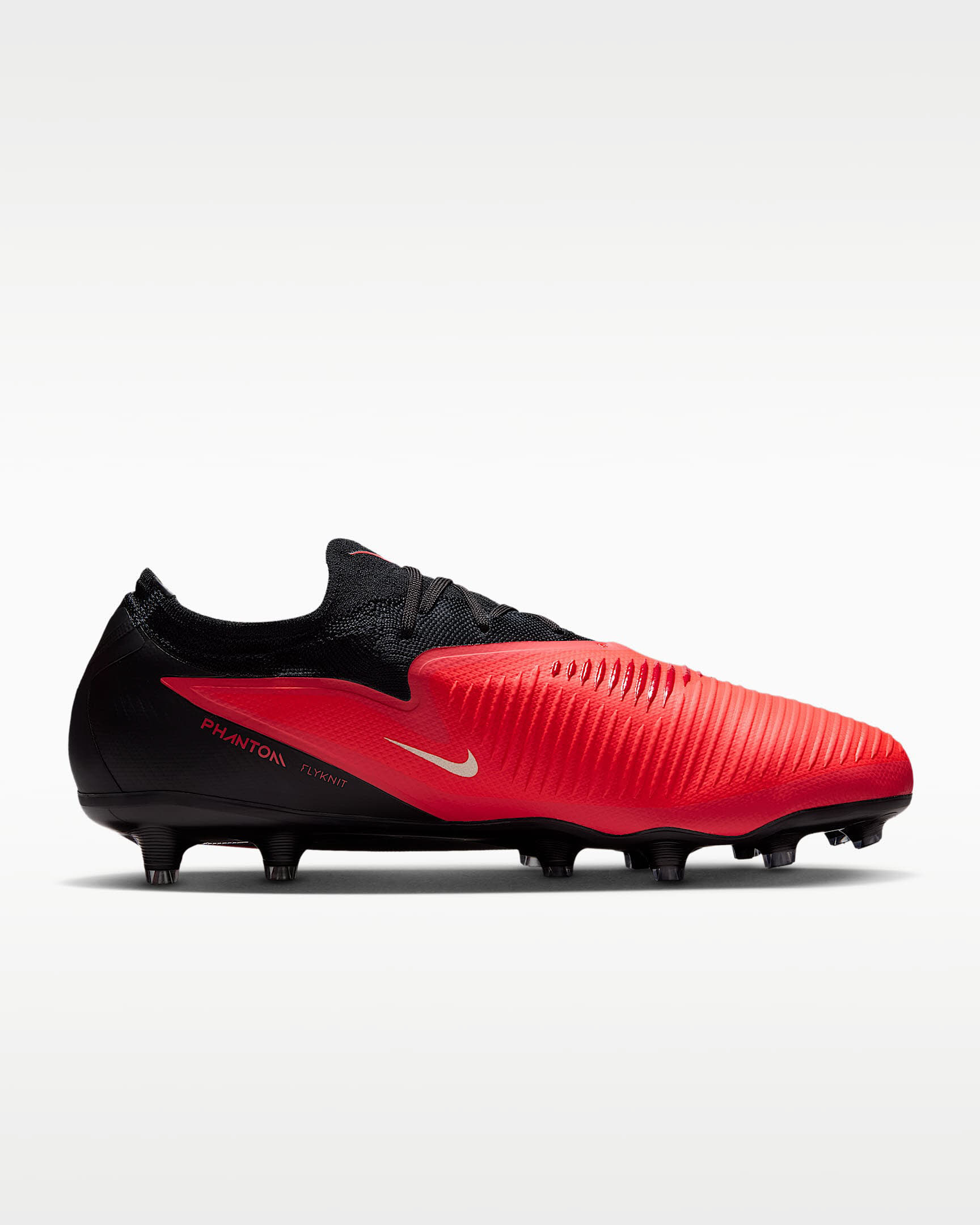 Nike Phantom 6 Low Pro Fußballschuh für Kunstrasen
