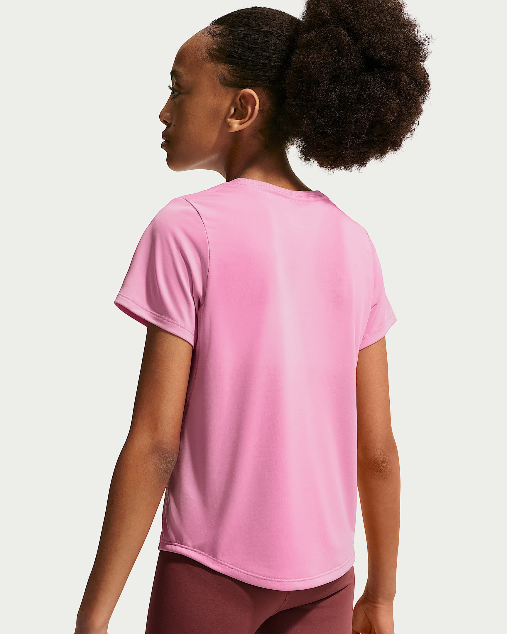 Nike One Fitted Dri-FIT-Kurzarmshirt (Mädchen)