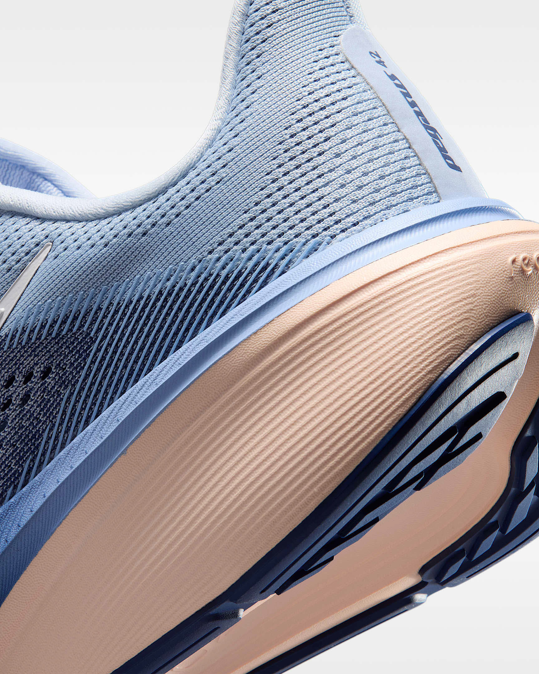 Nike Pegasus 42 Straßenlaufschuh (Damen)