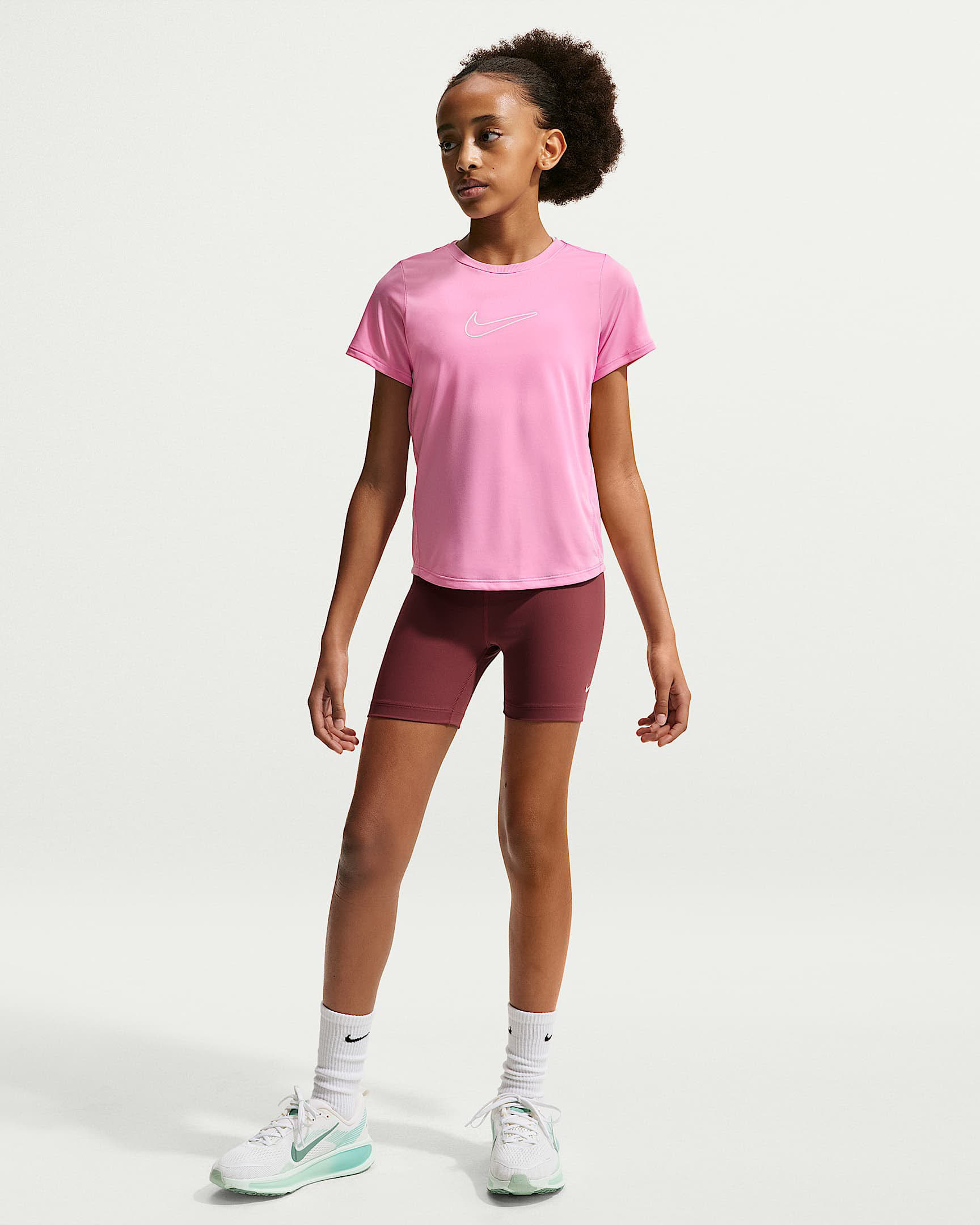 Nike One Fitted Dri-FIT-Kurzarmshirt (Mädchen)