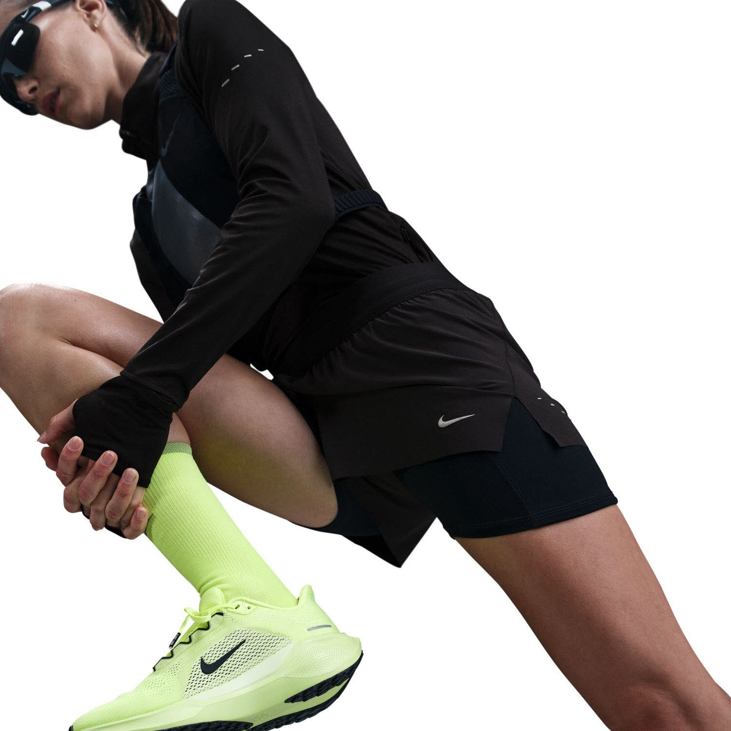 Nike Swift Dri-FIT 2-in-1-Laufshorts mit mittelhohem Bund (Damen)