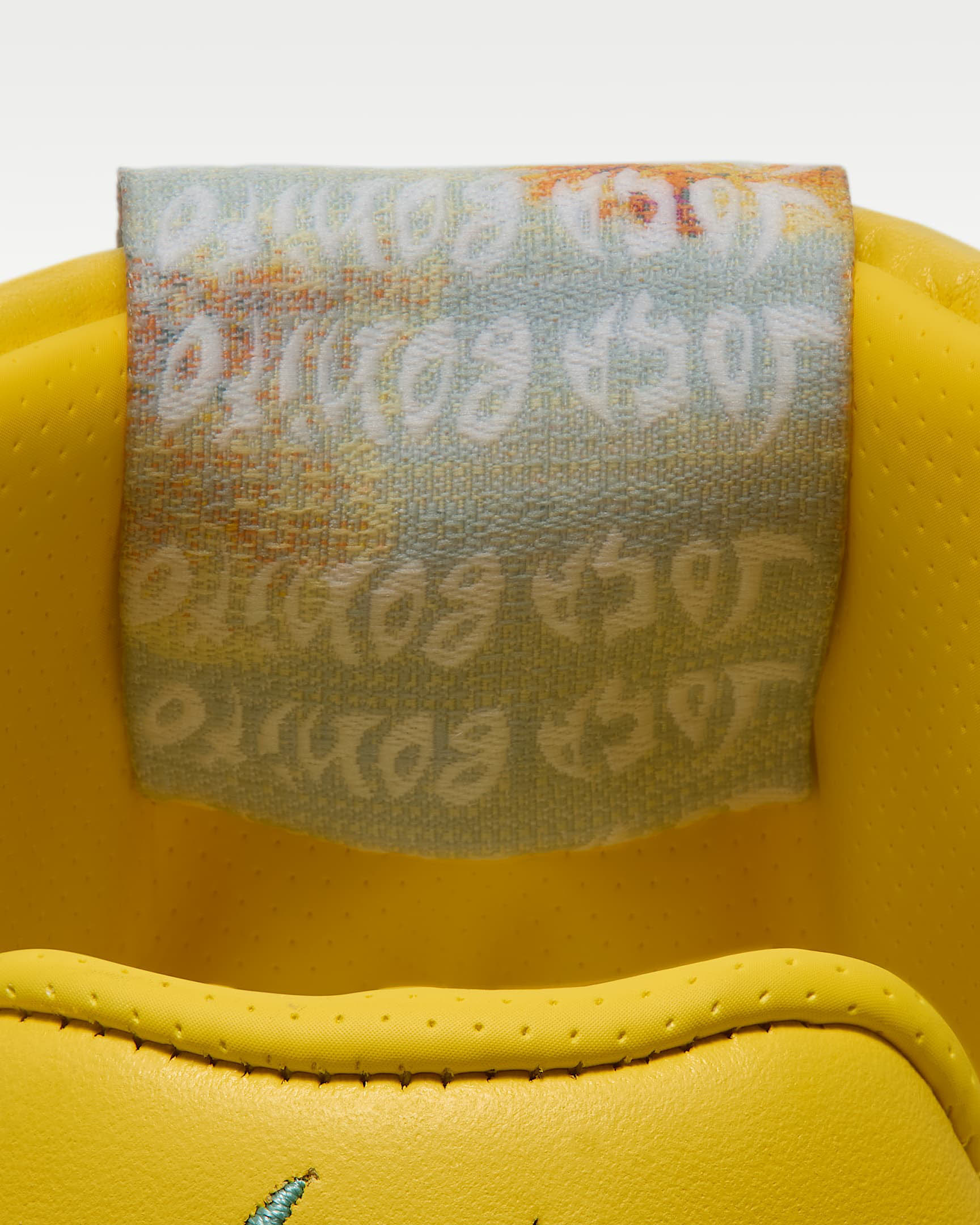 Nike Tiempo Streetgato "Joga Bonito" Low-Top-Fußballschuh für Hallen- und Hartplätze