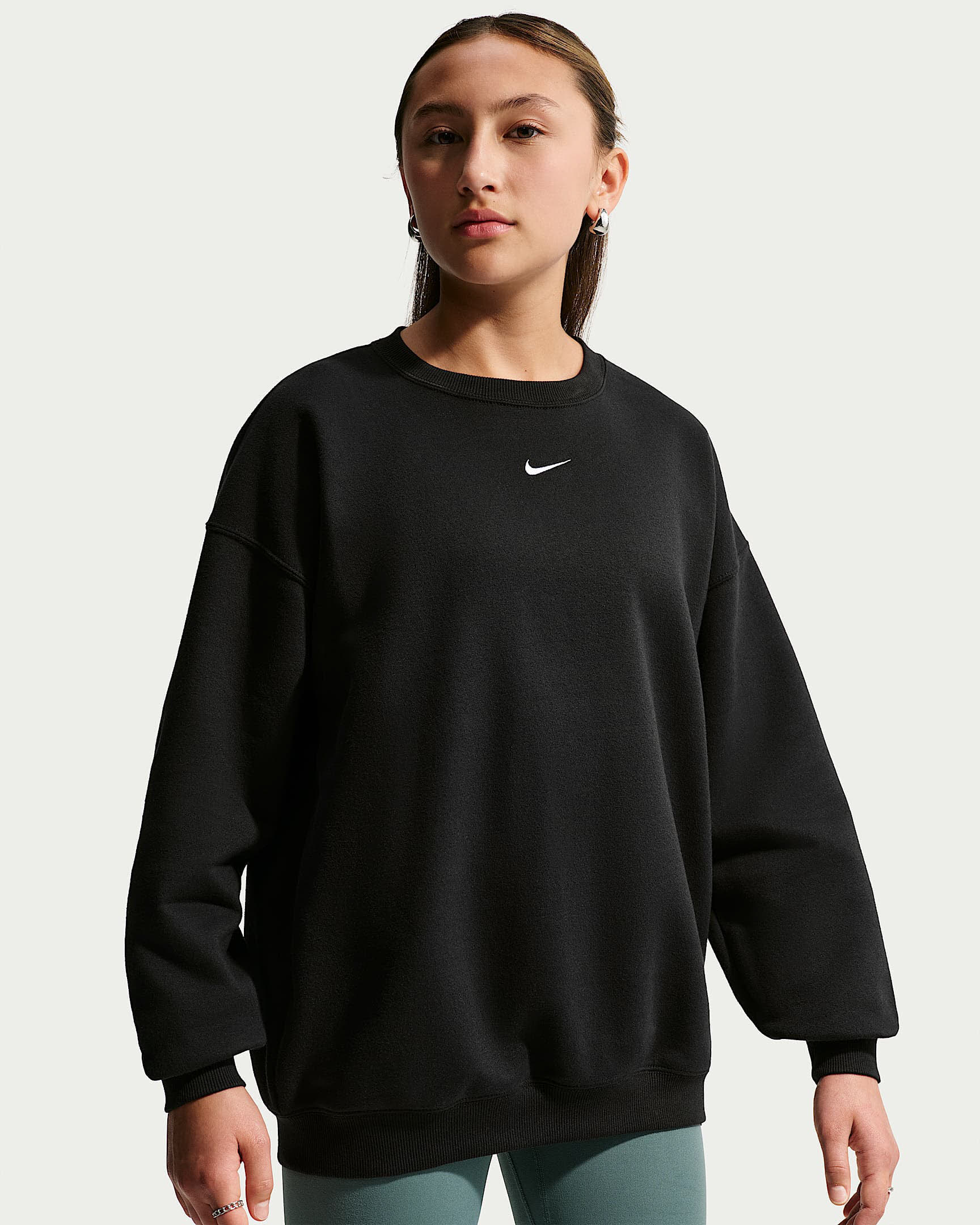 Nike Sportswear Studio Oversize-Sweatshirt mit Rundhalsausschnitt für ältere Kinder (Mädchen)