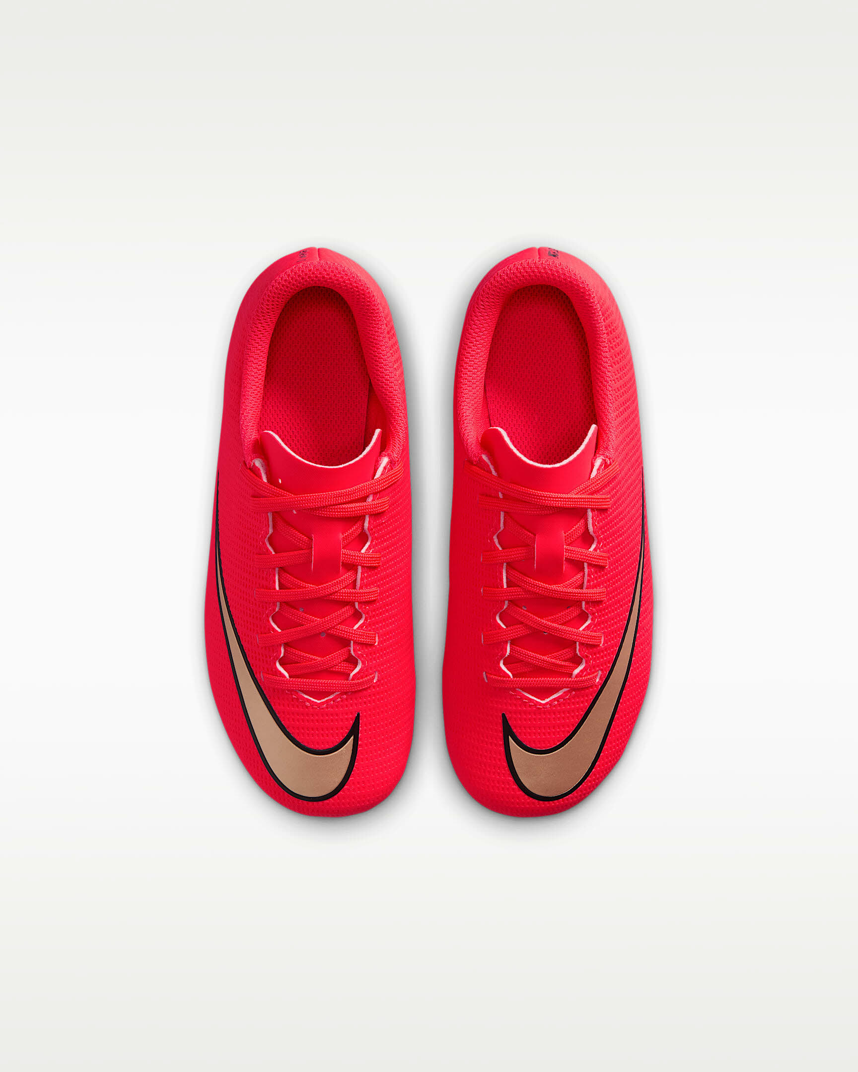 Nike Jr. Mercurial Vapor 17 Club Low-Top-Fußballschuh für verschiedene Böden für jüngere Kinder