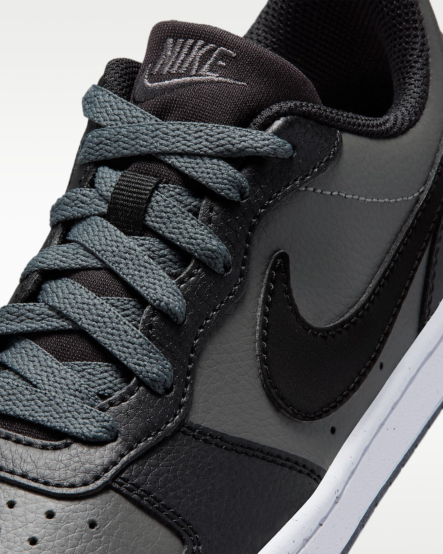 Nike Court Borough Low Schuh (ältere Kinder)