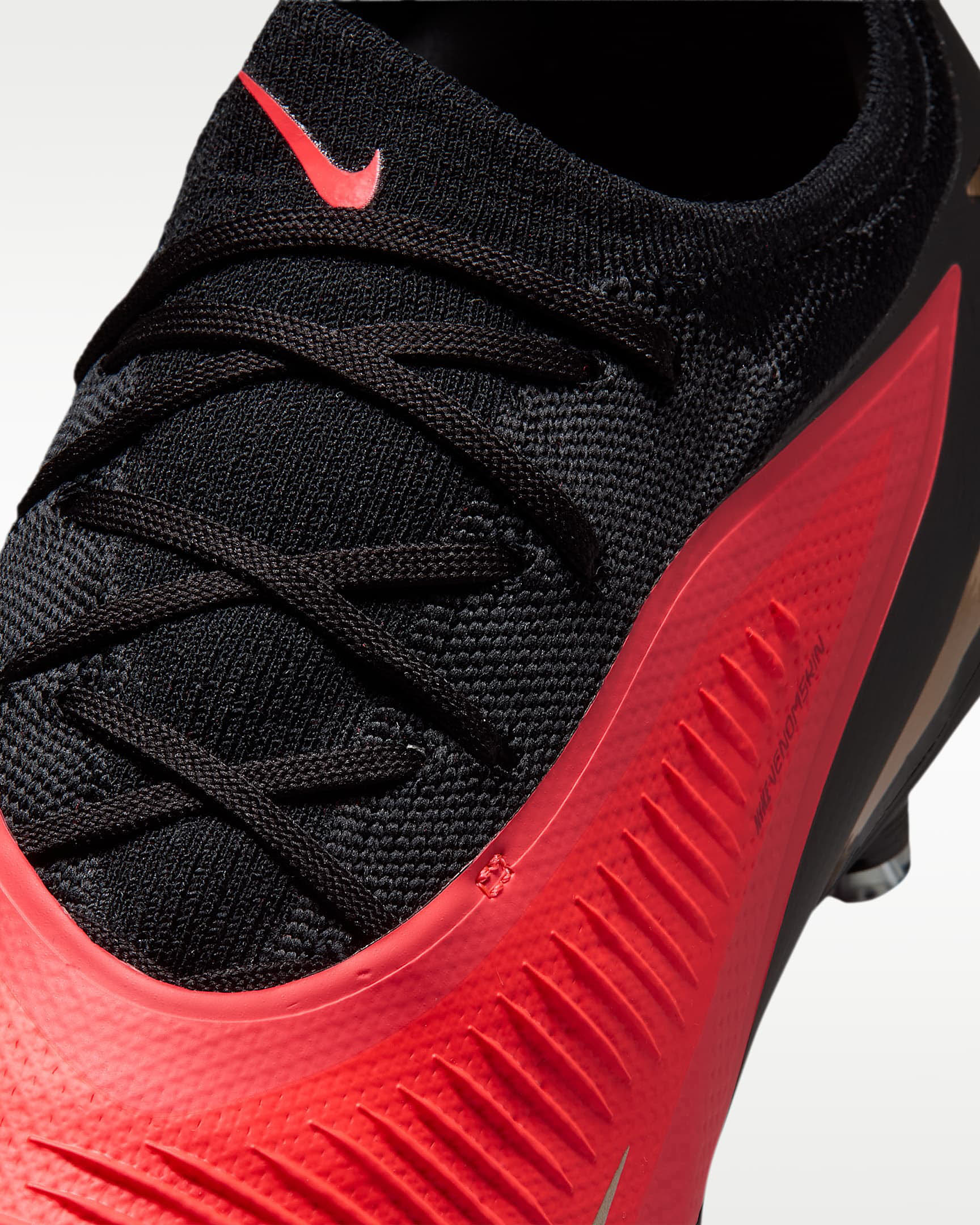 Nike Phantom 6 Low Pro Fußballschuh für Kunstrasen