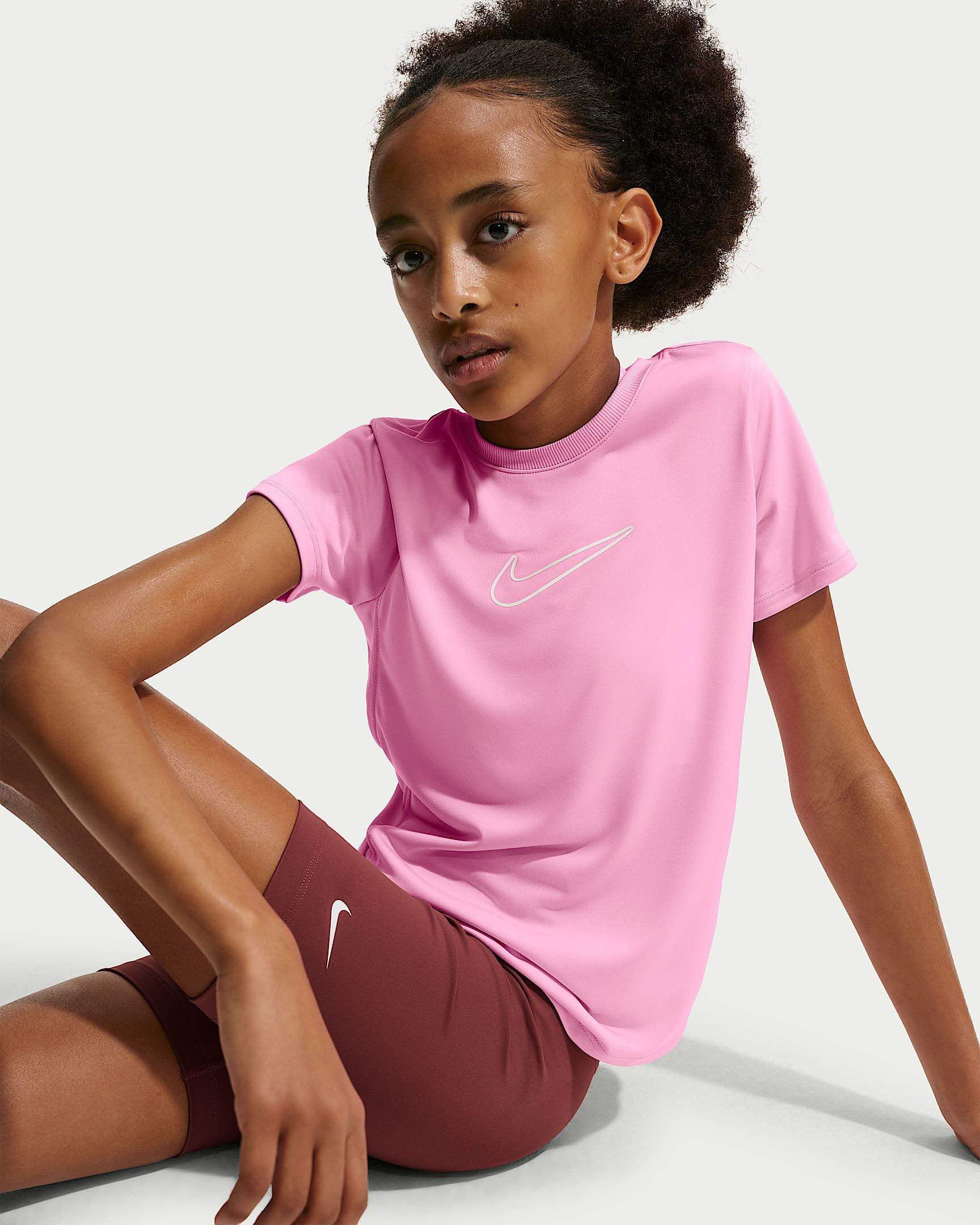 Nike One Fitted Dri-FIT-Kurzarmshirt (Mädchen)