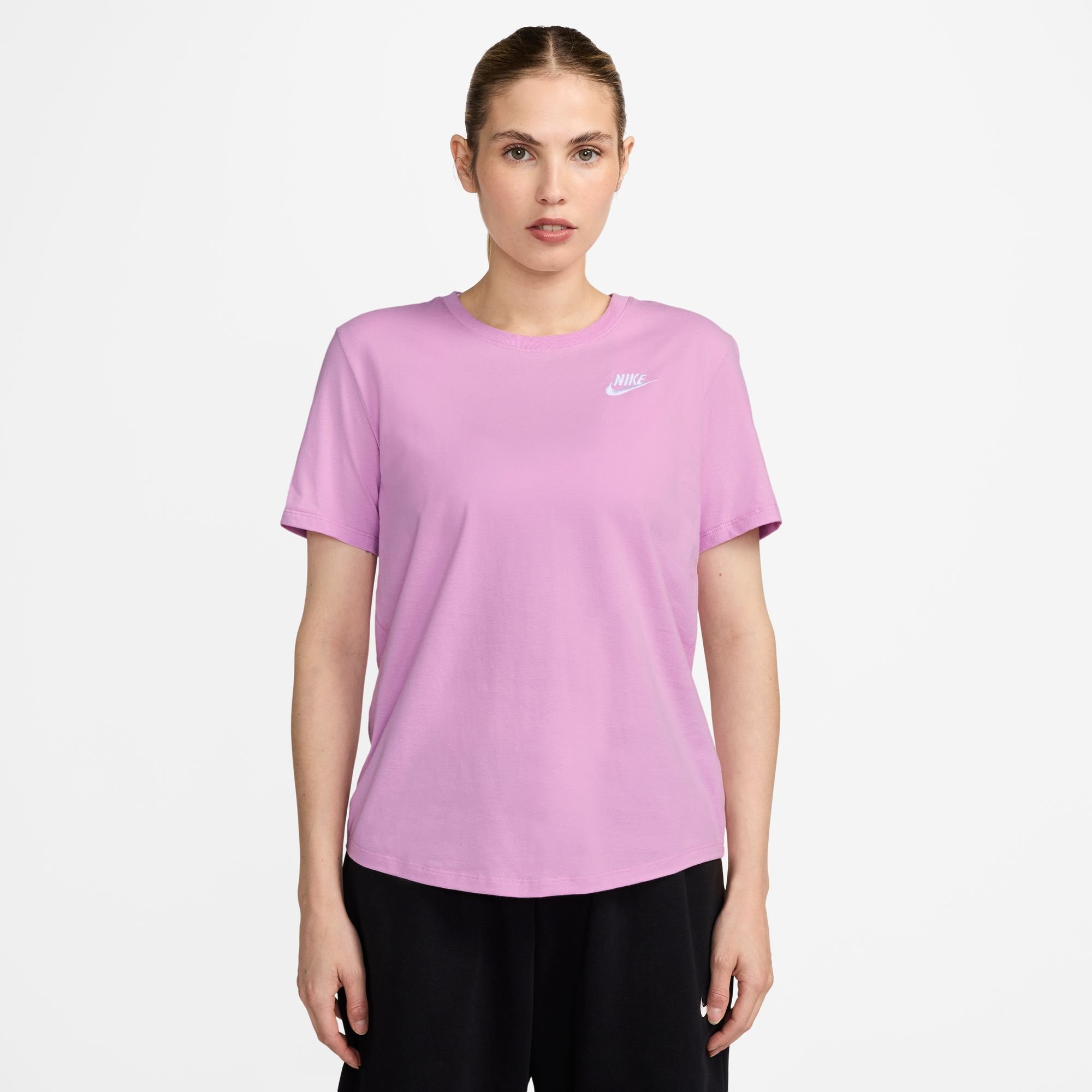 Nike Sportswear Club Essentials Damen-T-Shirt