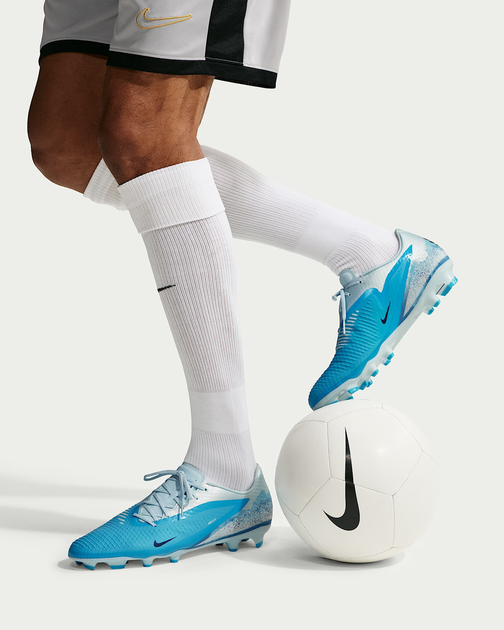 Nike Phantom 6 Low Academy "Erling Haaland" Fußballschuh für verschiedene Böden