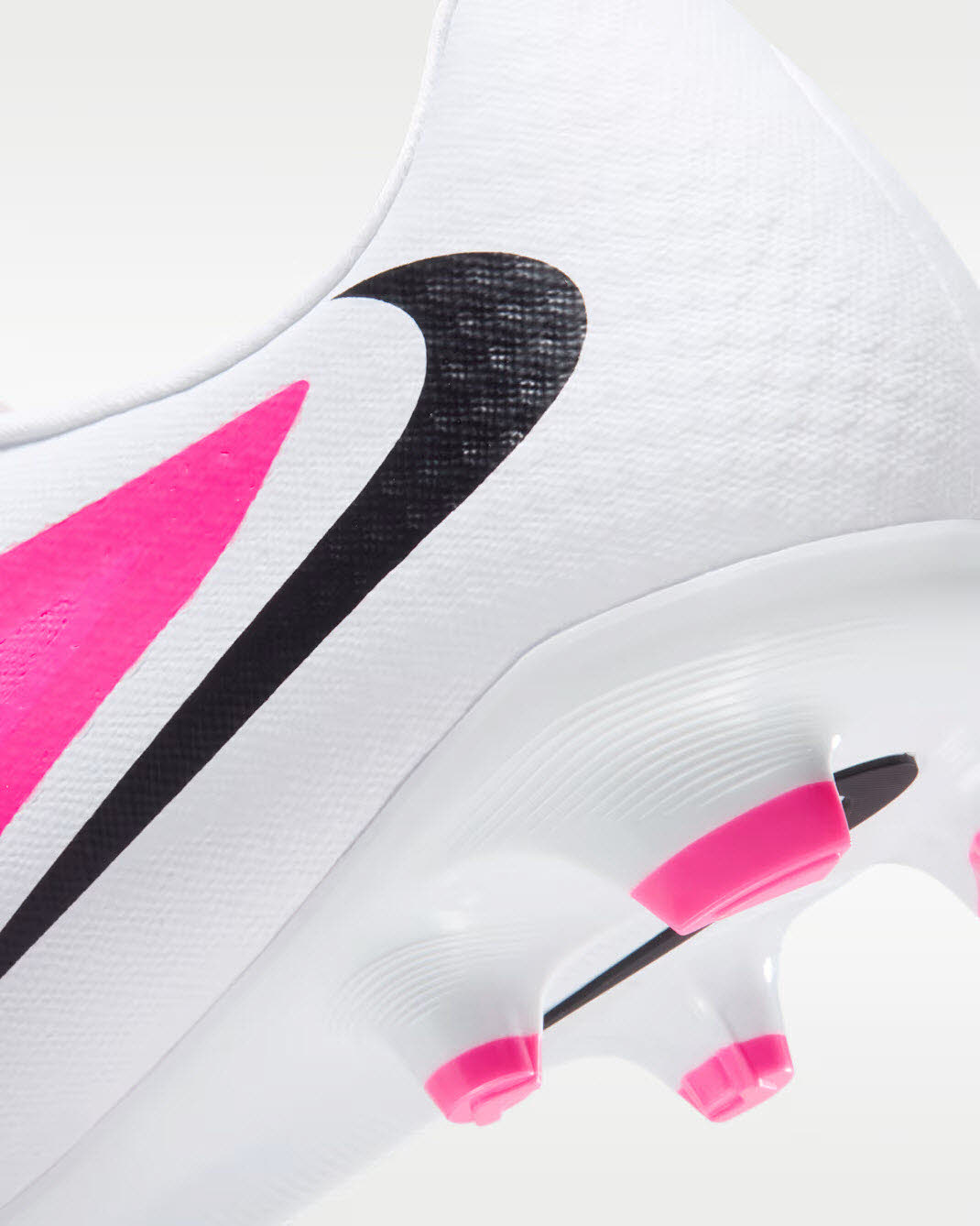 Nike Phantom 6 Low Academy FG/MG