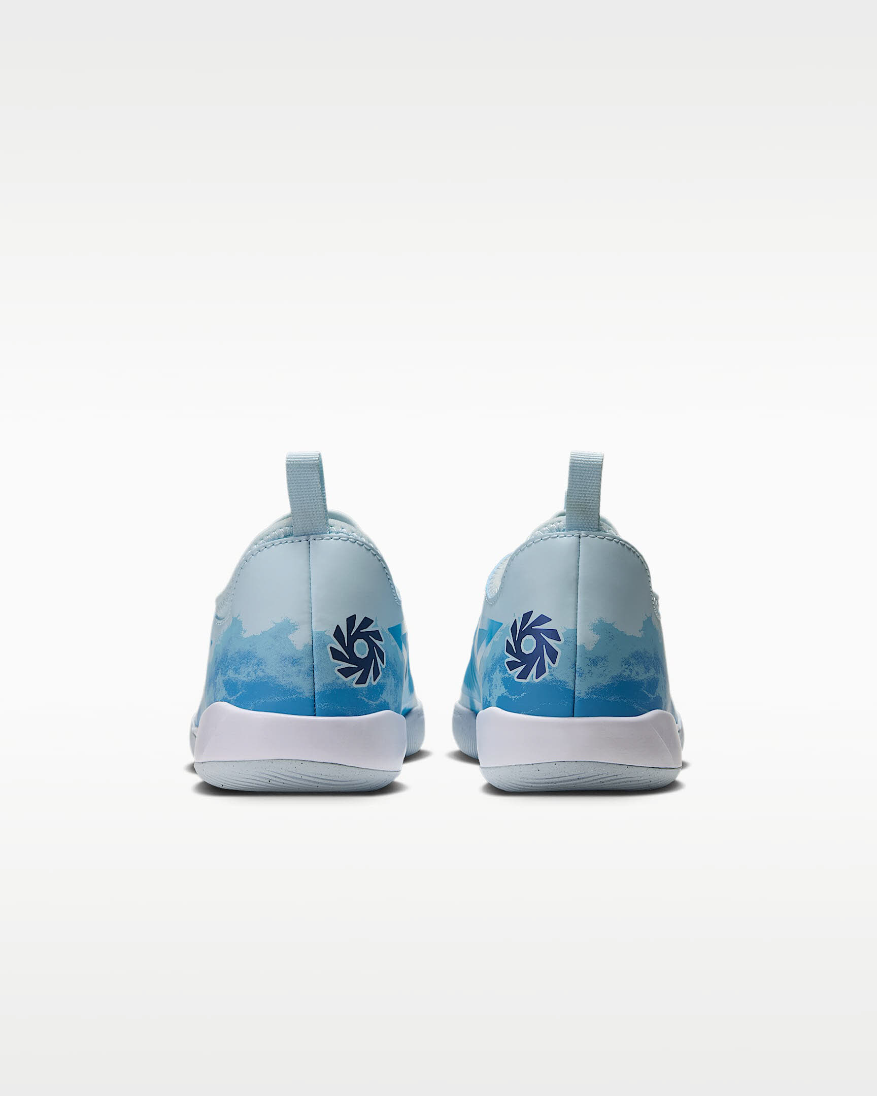 Nike Jr. Phantom 6 Low Academy "Erling Haaland" Fußballschuh für Hallen- und Hartplätze (ältere Kind