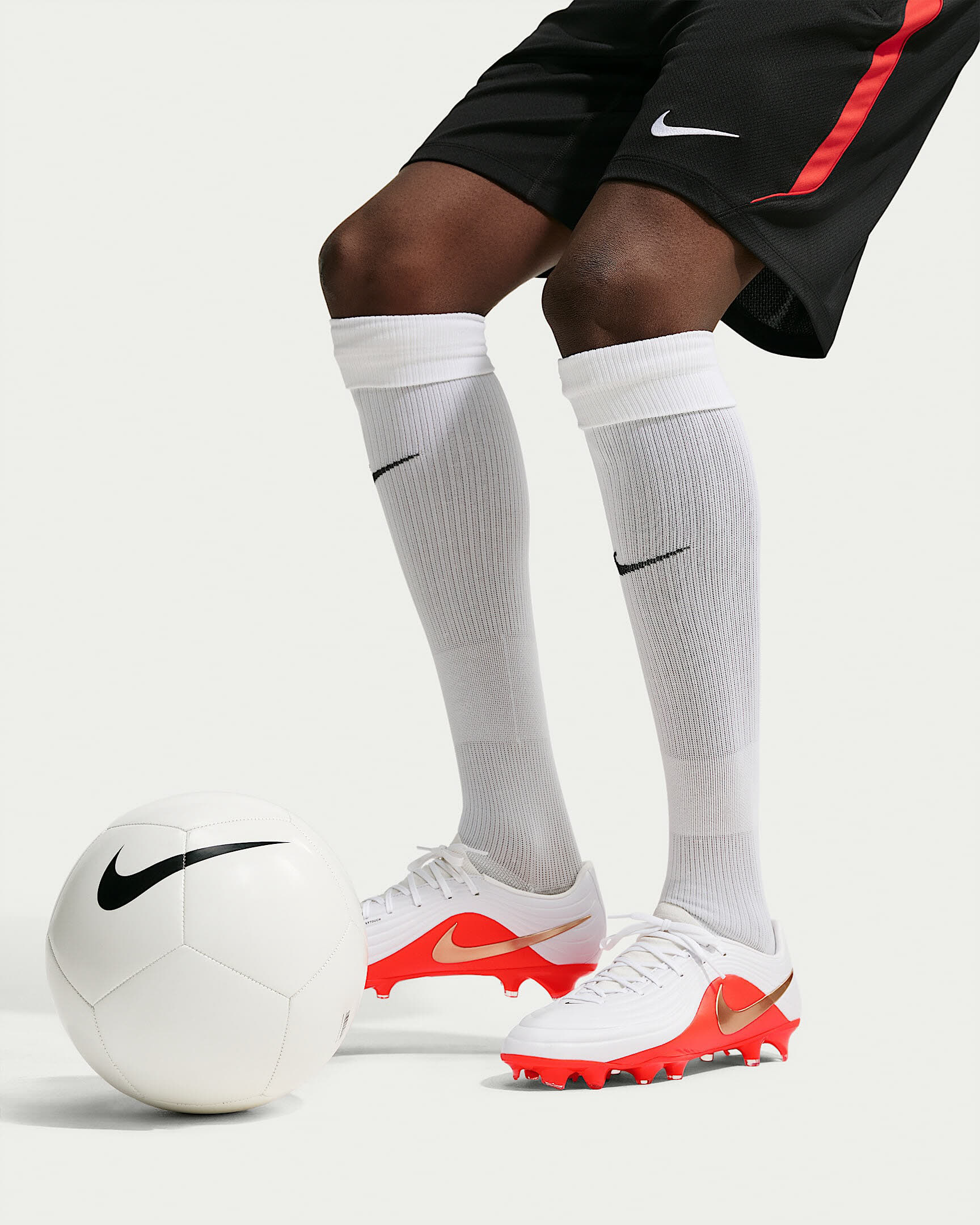 Nike Tiempo Maestro Akademie Low-Top-Fußballschuh für verschiedene Böden