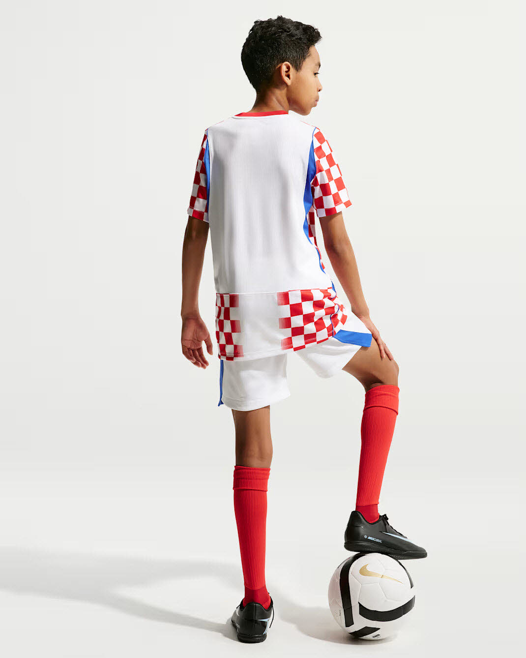 Kroatien 2026 Heimspiel Nike Replika-Fußballtrikot mit Dri-FIT-Technologie (ältere Kinder)