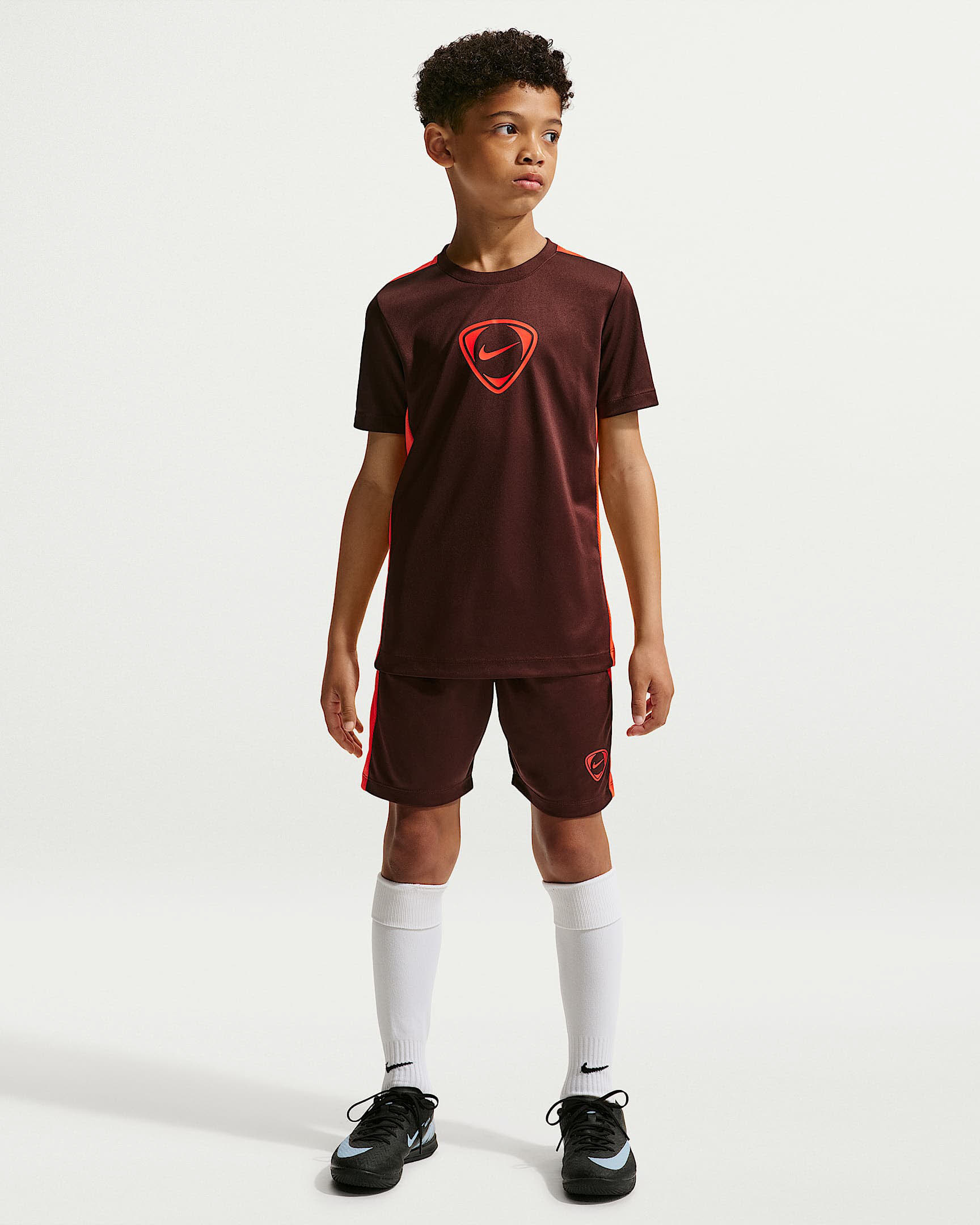Nike Academy+ Dri-FIT Kurzarm-Fußballoberteil (ältere Kinder)