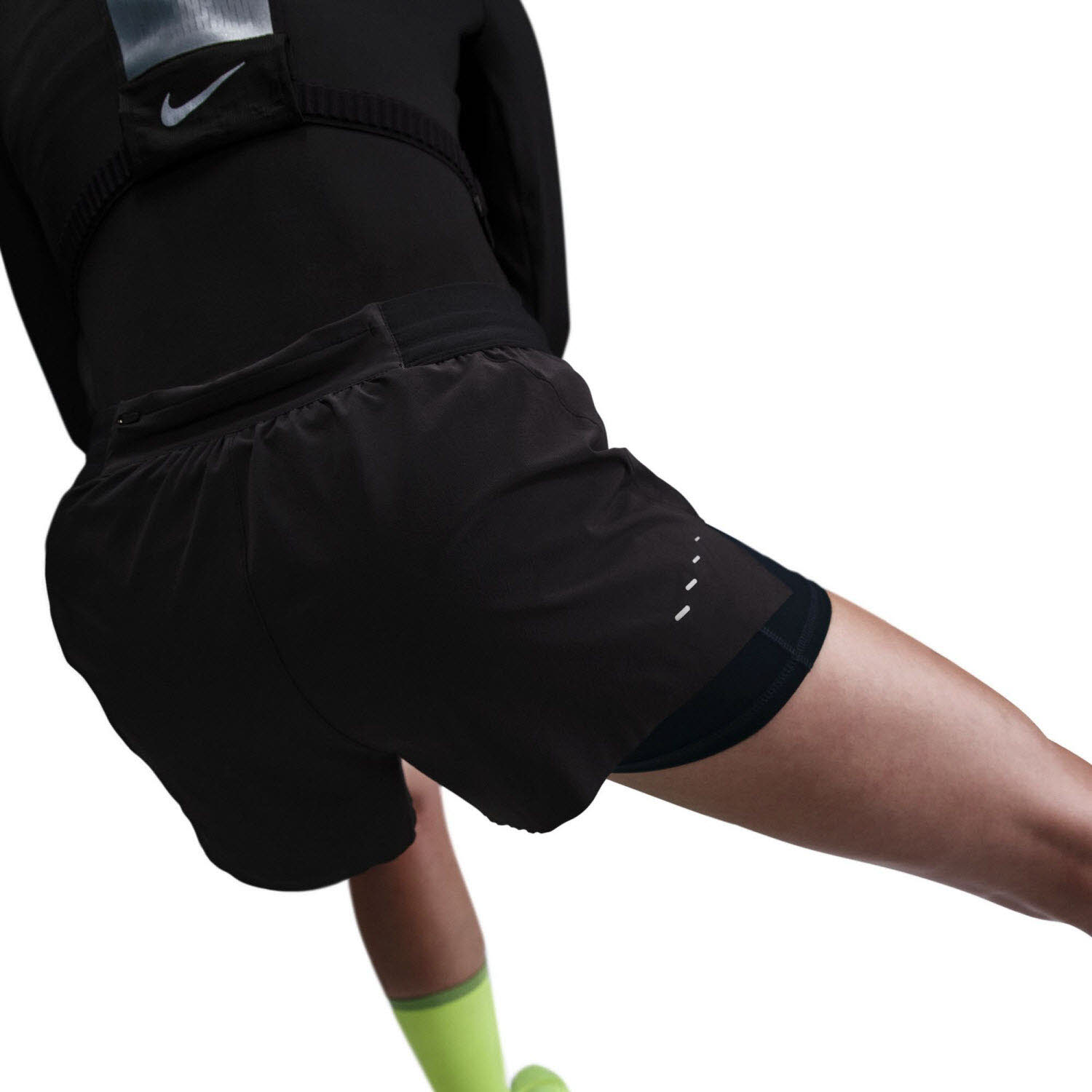 Nike Swift Dri-FIT 2-in-1-Laufshorts mit mittelhohem Bund (Damen)