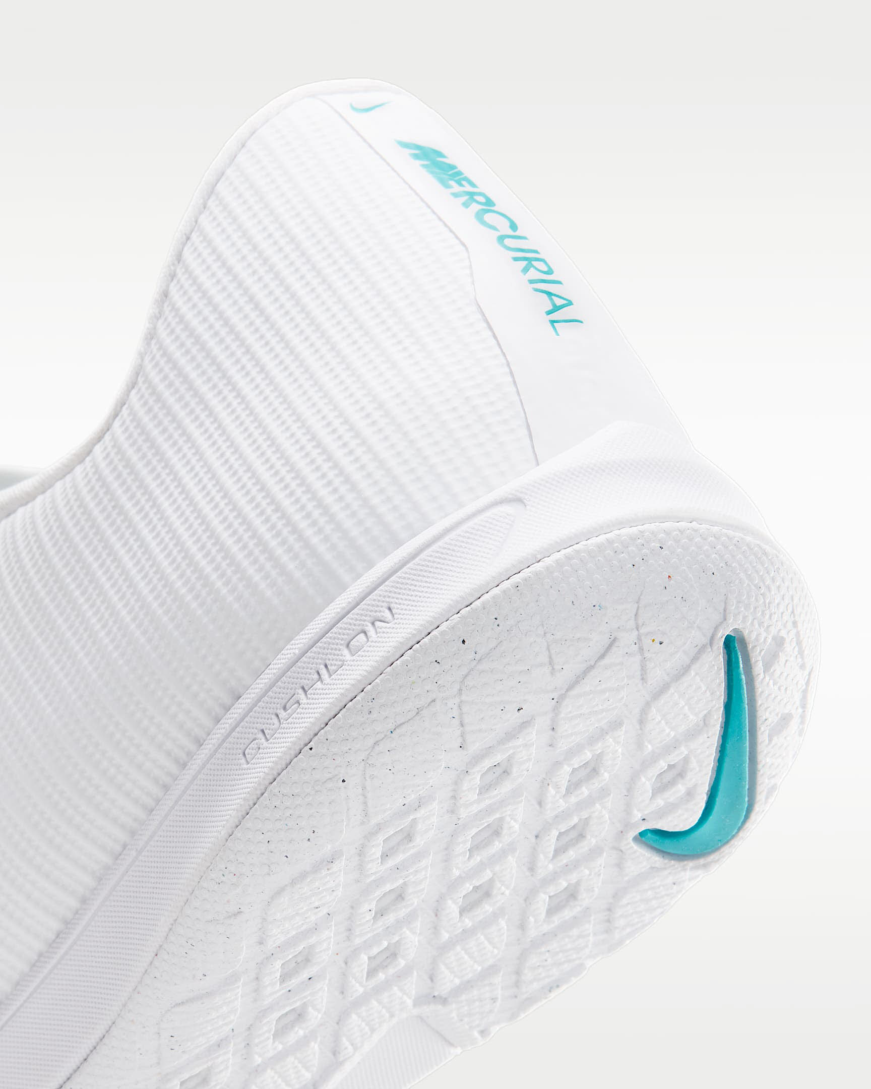Nike Mercurial Vapor 17 Academy Low-Top-Fußballschuh für Hallen- und Hartplätze