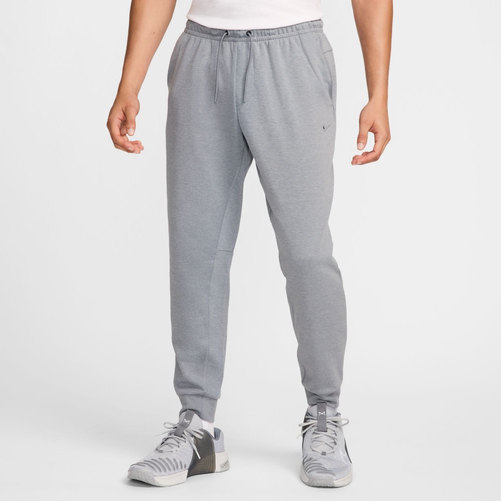 Nike Primary Fleece UV Performance Jogger mit Dri-FIT-Technologie Herren